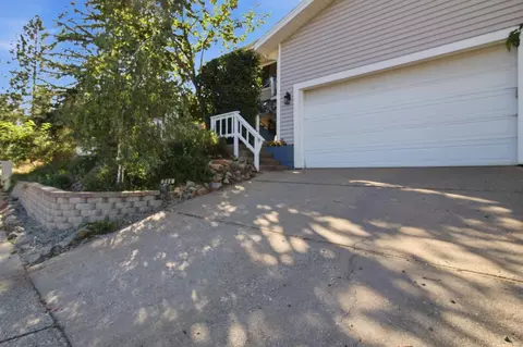 204 Celesta Dr, Grass Valley, CA 95945 photo 3