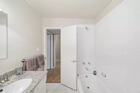 Bath - 4625 Jan Dr, Carmichael, CA 95608 photo 2 of 3