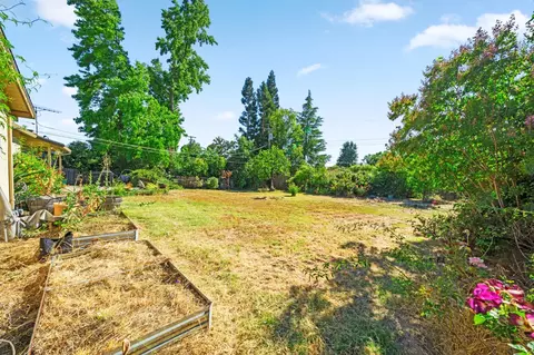 Exterior - 4625 Jan Dr, Carmichael, CA 95608 photo 5 of 9