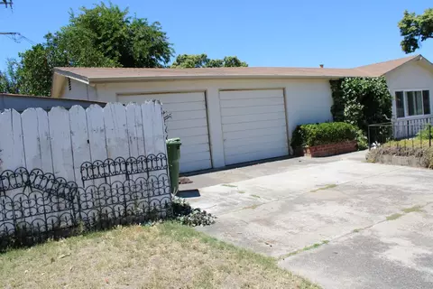 Exterior - 1525 Franklin Ave, Tracy, CA 95376 photo 7 of 14