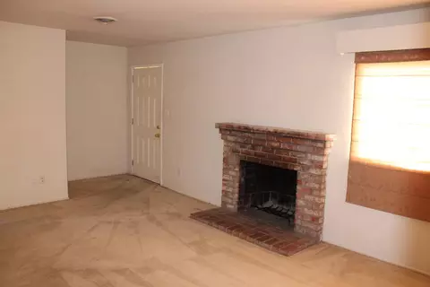 Living - 1525 Franklin Ave, Tracy, CA 95376 photo 1 of 5