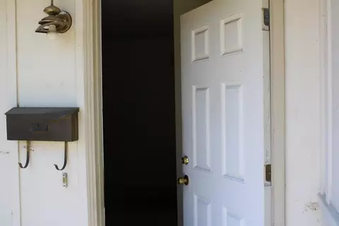 Entry Way - 1525 Franklin Ave, Tracy, CA 95376 photo 1 of 2