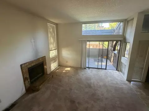 Living - 501 Rose Ave #18, Modesto, CA 95355 photo 2 of 5