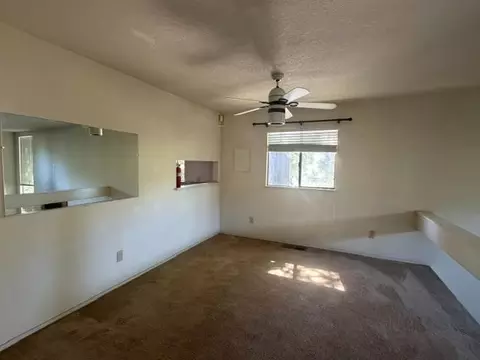 Living - 501 Rose Ave #18, Modesto, CA 95355 photo 3 of 5