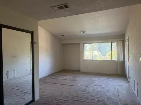 Living - 501 Rose Ave #18, Modesto, CA 95355 photo 5 of 5