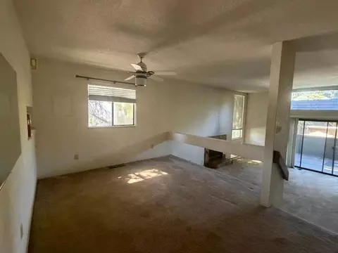 Living - 501 Rose Ave #18, Modesto, CA 95355 photo 4 of 5