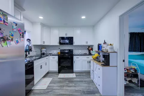 Kitchen - 441 Ryder Way, Modesto, CA 95351 photo 2 of 2