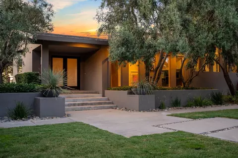 Exterior - 2561 Ladd Rd, Modesto, CA 95356 photo 2 of 8