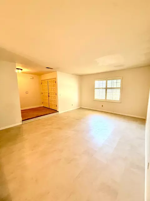 Living - 1019 Miwok Dr, Lodi, CA 95240 photo 3 of 4