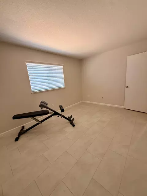 Bedroom - 1019 Miwok Dr, Lodi, CA 95240 photo 1 of 4