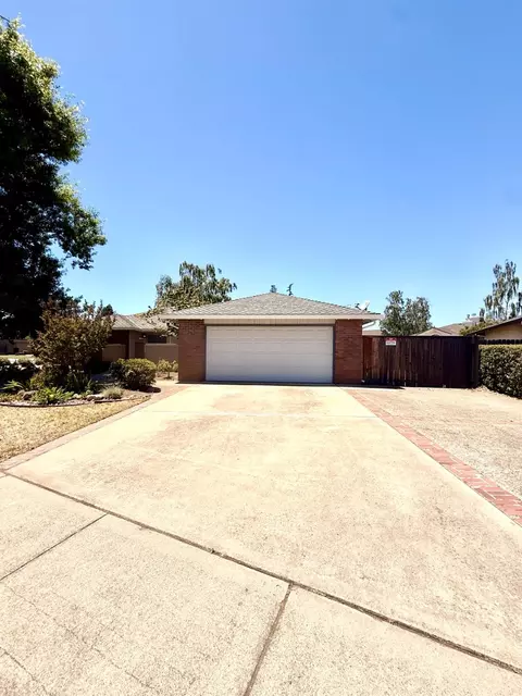 Exterior - 1019 Miwok Dr, Lodi, CA 95240 photo 5 of 7