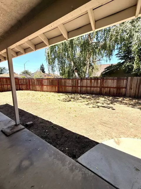 Exterior - 1019 Miwok Dr, Lodi, CA 95240 photo 6 of 7