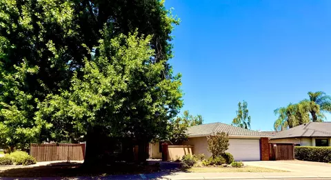 1019 Miwok Dr, Lodi, CA 95240