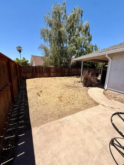 Exterior - 1019 Miwok Dr, Lodi, CA 95240 photo 3 of 7