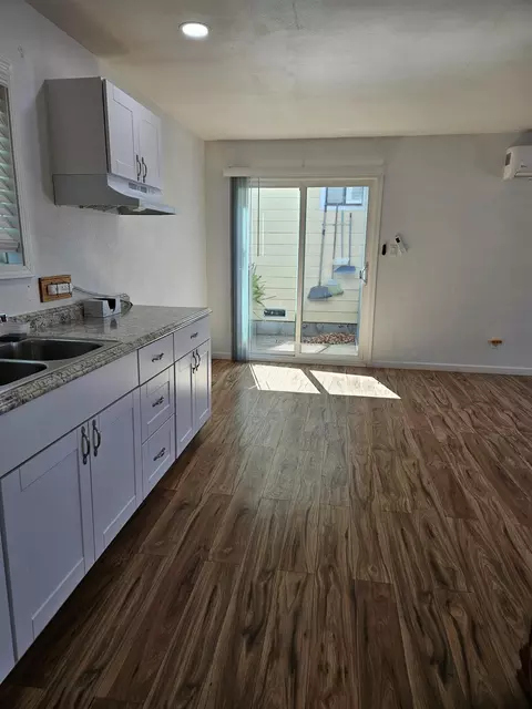 Kitchen - 424 Poplar Ave, Manteca, CA 95336 photo 3 of 4
