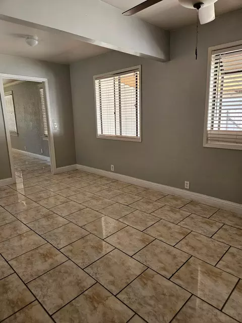 Living - 424 Poplar Ave, Manteca, CA 95336 photo 3 of 3
