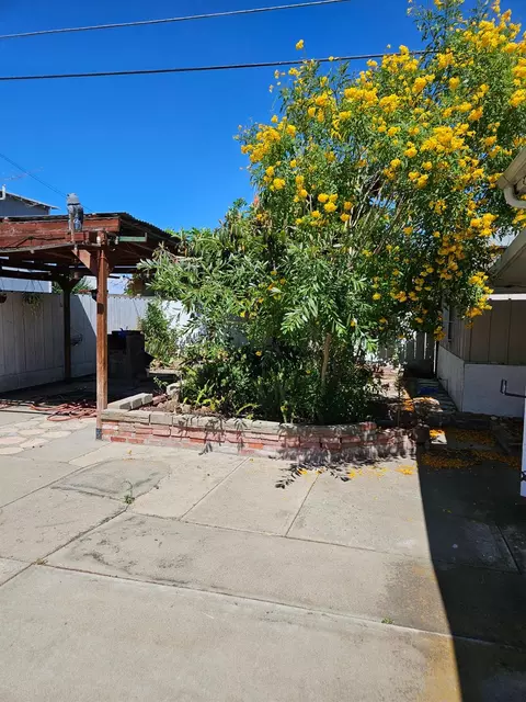 Exterior - 424 Poplar Ave, Manteca, CA 95336 photo 8 of 8