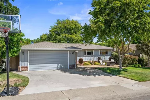 873 Royal Green Ave, Sacramento, CA 95831