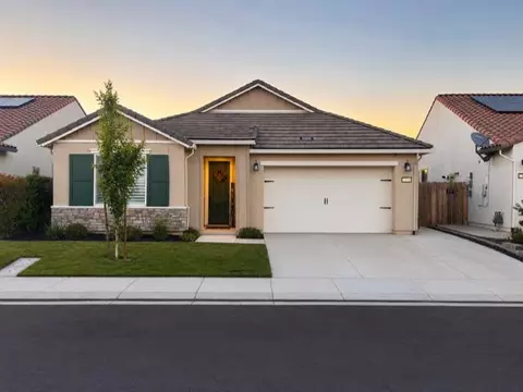 2119 Satinleaf Dr, Riverbank, CA 95367