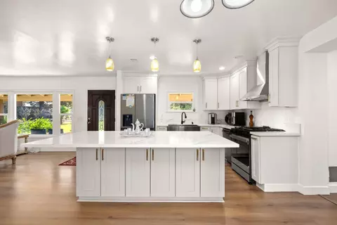 Kitchen - 6141 Lincoln Ave, Carmichael, CA 95608 photo 6 of 6