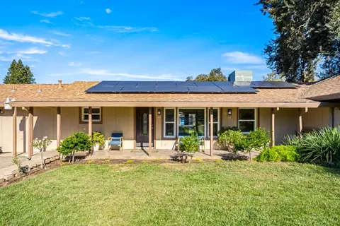 Exterior - 6141 Lincoln Ave, Carmichael, CA 95608 photo 3 of 15