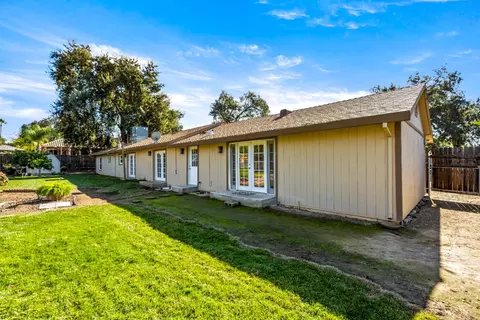 Exterior - 6141 Lincoln Ave, Carmichael, CA 95608 photo 13 of 15