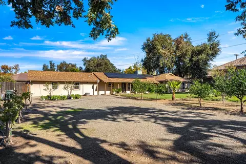 Exterior - 6141 Lincoln Ave, Carmichael, CA 95608 photo 5 of 15