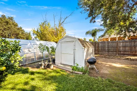 Exterior - 6141 Lincoln Ave, Carmichael, CA 95608 photo 9 of 15