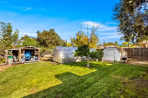 Exterior - 6141 Lincoln Ave, Carmichael, CA 95608 photo 7 of 15