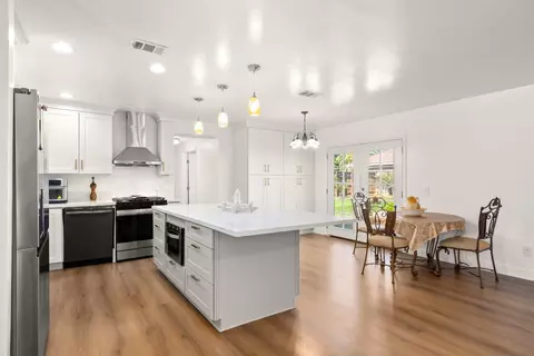Kitchen - 6141 Lincoln Ave, Carmichael, CA 95608 photo 4 of 6