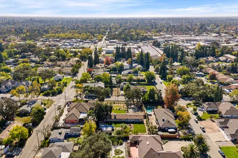 View/Area - 6141 Lincoln Ave, Carmichael, CA 95608 photo 2 of 7