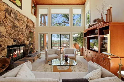 Living - 659 Sugarbush, Murphys, CA 95247 photo 1 of 8