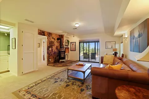 Living - 659 Sugarbush, Murphys, CA 95247 photo 6 of 8