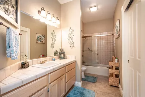 Bath - 841 Oak Crest Cir, Placerville, CA 95667 photo 2 of 3