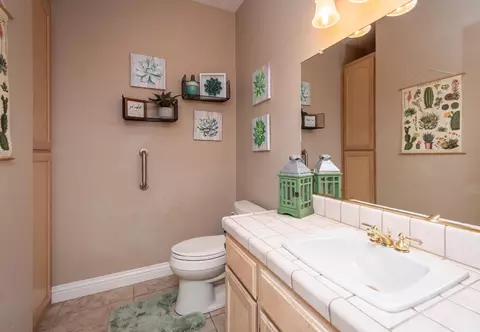 Bath - 841 Oak Crest Cir, Placerville, CA 95667 photo 1 of 3