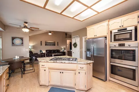 Kitchen - 841 Oak Crest Cir, Placerville, CA 95667 photo 3 of 3