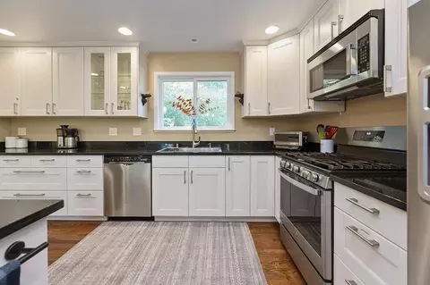 Kitchen - 198 Sweetwater Dr, Murphys, CA 95247 photo 3 of 4