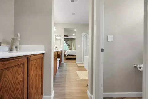 Entry Way - 1984 Greenfield, Turlock, CA 95382 photo 4 of 5