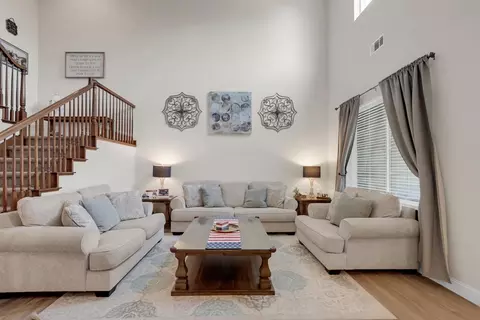 Living - 1984 Greenfield, Turlock, CA 95382 photo 1 of 2