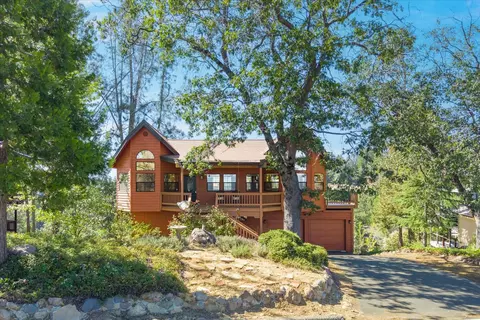 1016 Sandalwood Dr, Murphys, CA 95247