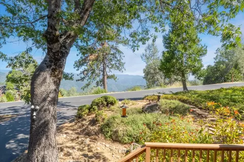 Exterior - 1016 Sandalwood Dr, Murphys, CA 95247 photo 7 of 12