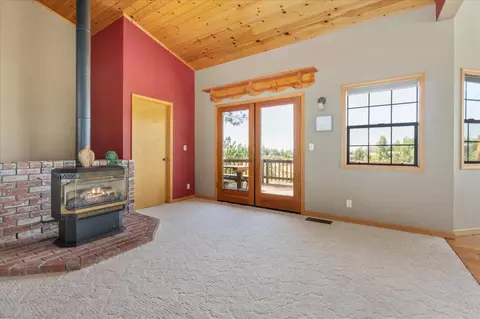 Living - 1016 Sandalwood Dr, Murphys, CA 95247 photo 2 of 3