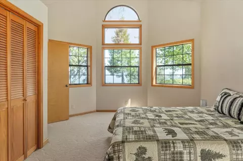 Bedroom - 1016 Sandalwood Dr, Murphys, CA 95247 photo 2 of 5