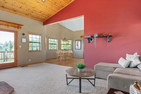 Living - 1016 Sandalwood Dr, Murphys, CA 95247 photo 3 of 3