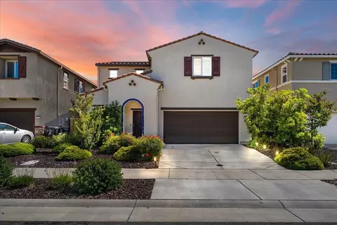 4040 Parkmoor Ln, Roseville, CA 95747