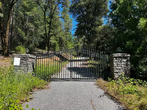 12226 Pine Cone Cir, Grass Valley, CA 95945