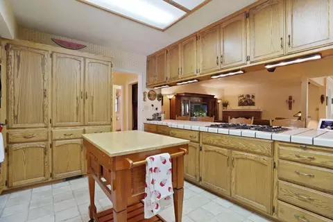 Kitchen - 1419 Holly Dr, Lodi, CA 95242 photo 3 of 5
