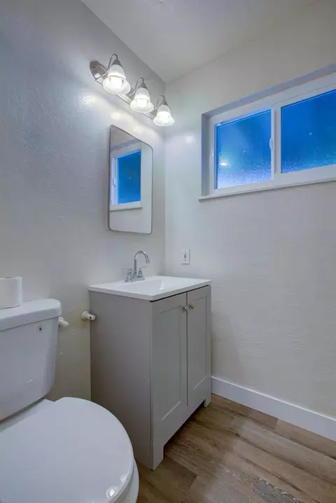 Bath - 311 Charles Ave, Manteca, CA 95336 photo 1 of 4