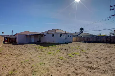 Exterior - 311 Charles Ave, Manteca, CA 95336 photo 5 of 8