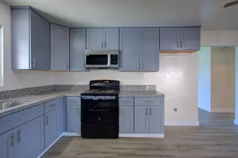 Kitchen - 311 Charles Ave, Manteca, CA 95336 photo 3 of 3